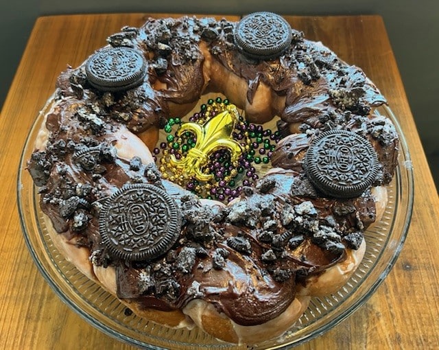 Village Deaux Oreo King Cake